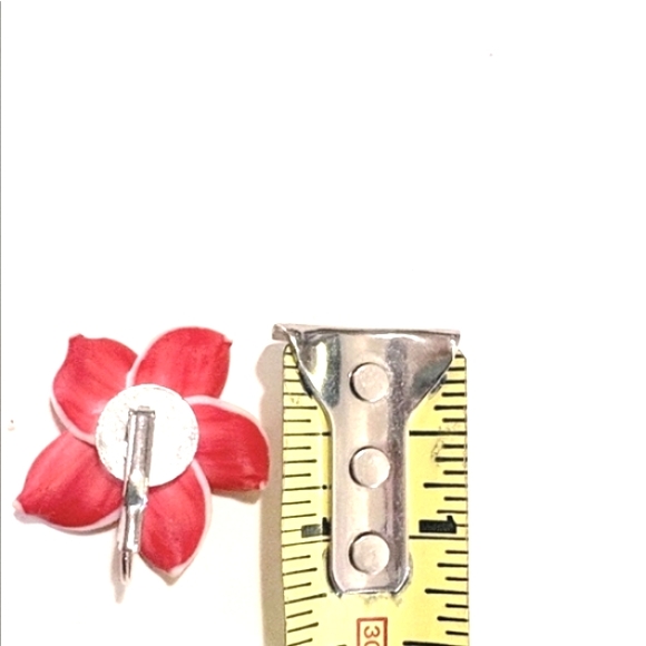 VINTAGE HAWAIIAN PULMERIA TANGERINE YELLOW CLAY FLORAL LEVERBACK 1.1" EARRINGS - Picture 7 of 8